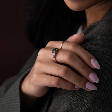 STO-6555--Lineage-Ring-1-Indicolite-Tourmaline-Color-Change-Garnet-Pear-Red-Sapphire-Oval-Ring-5