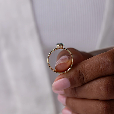 4-STO-4697--1-Flat-band-with-half-bezel-1_5ct-green-oval-cut-19