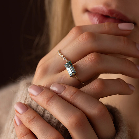 3-STO-5436--R--Balladeer-Ring---3_28ct-Baguette-Cut---Mozambique-Aquamarine-6